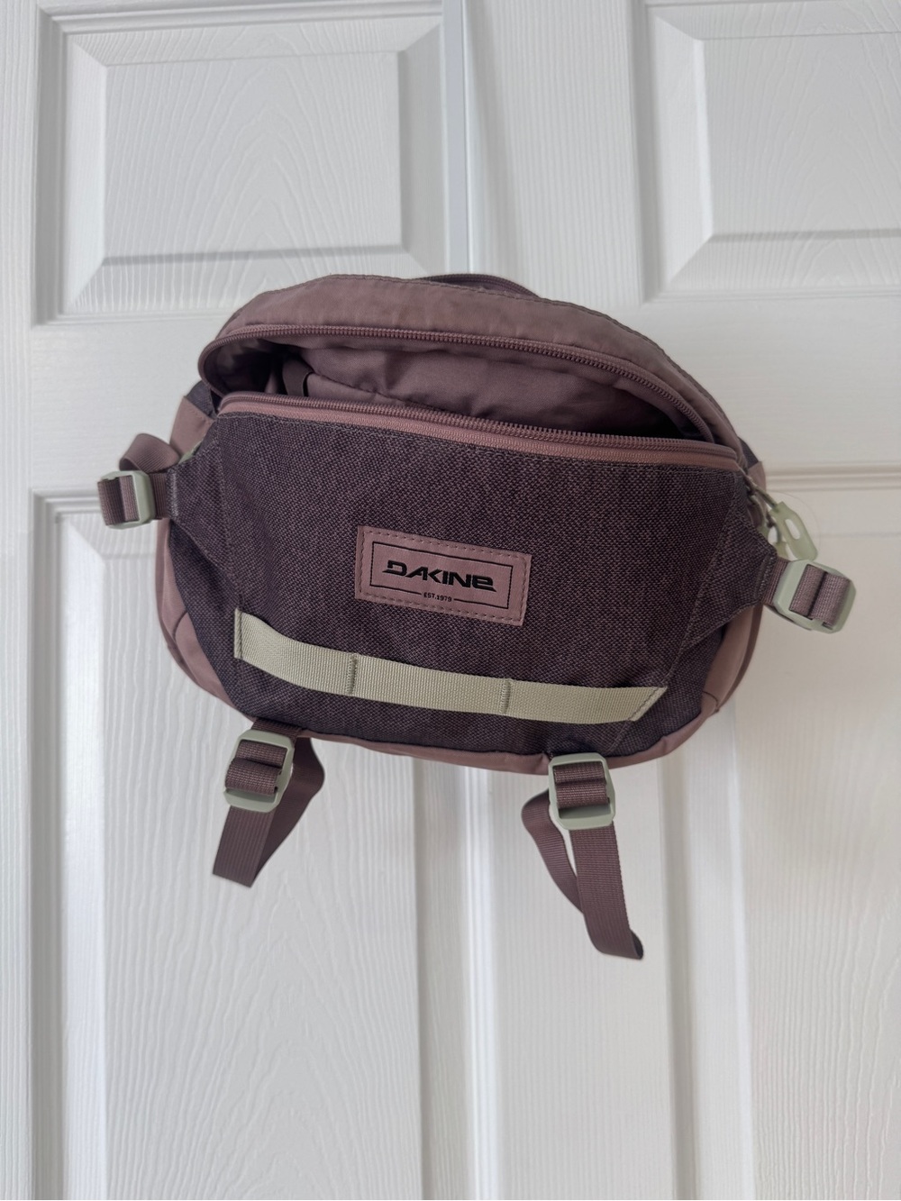 Dakine Mauve Brown Waist Pack